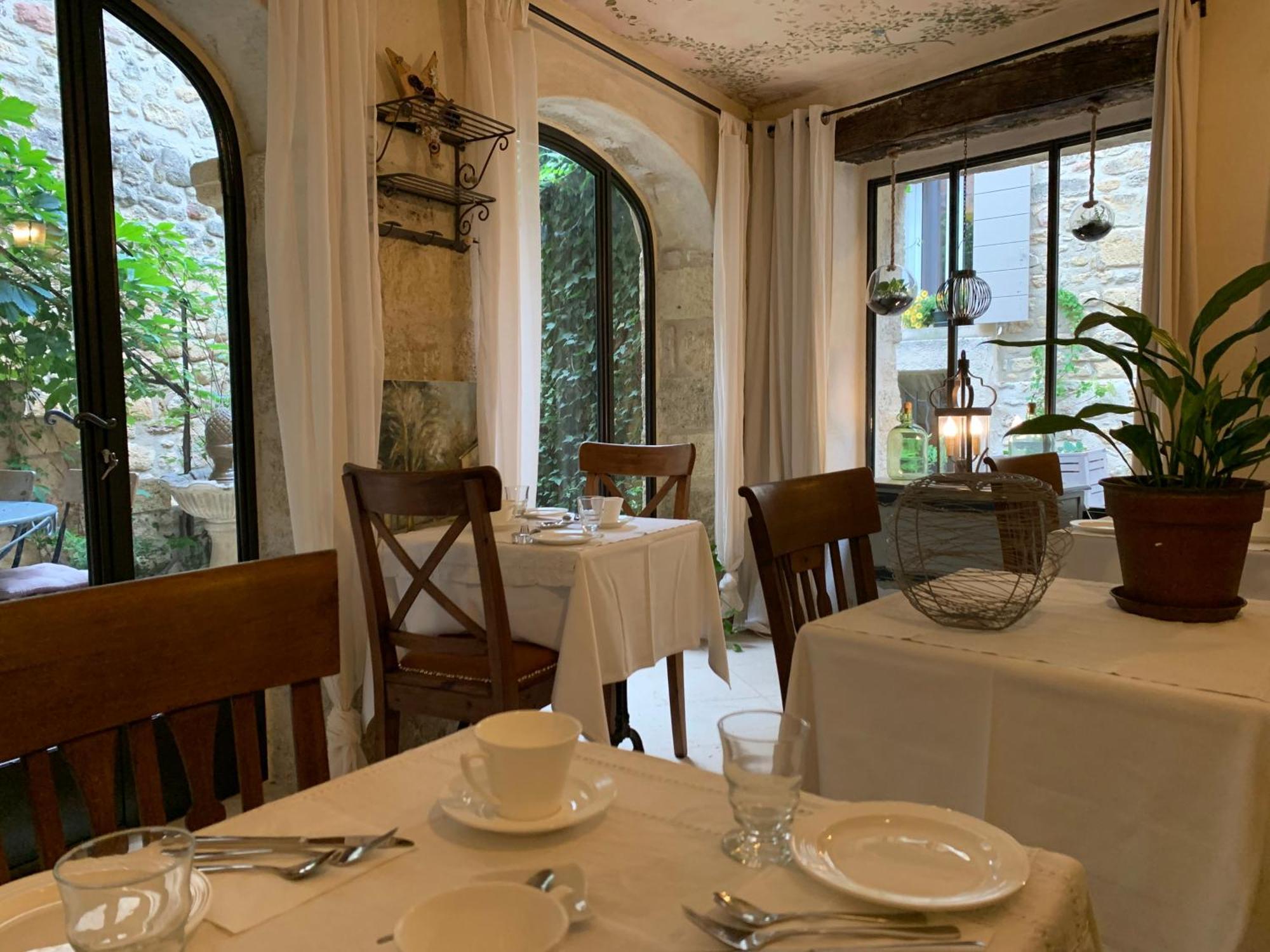 Un Patio En Luberon Bed & Breakfast Ansouis Exterior photo